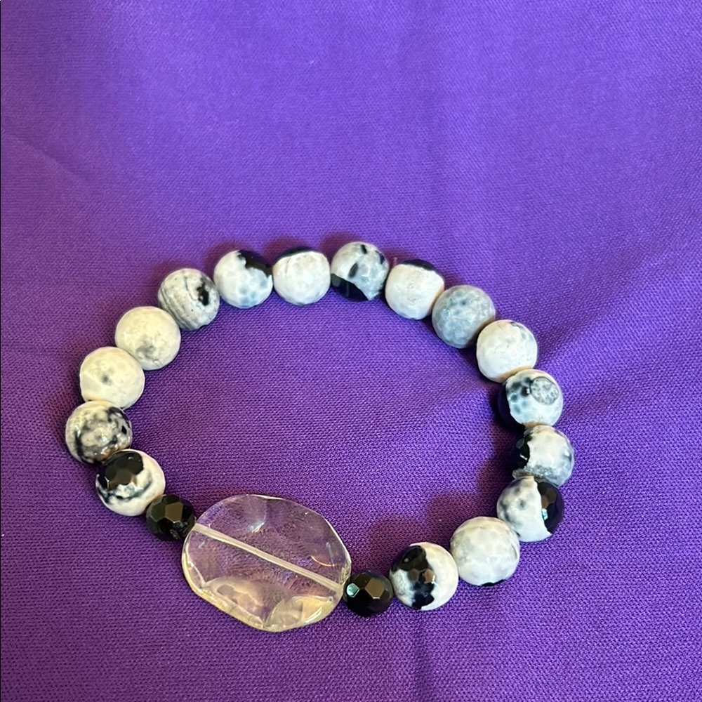 Elegant Black and White Beaded Bracelet with Elastic Fit